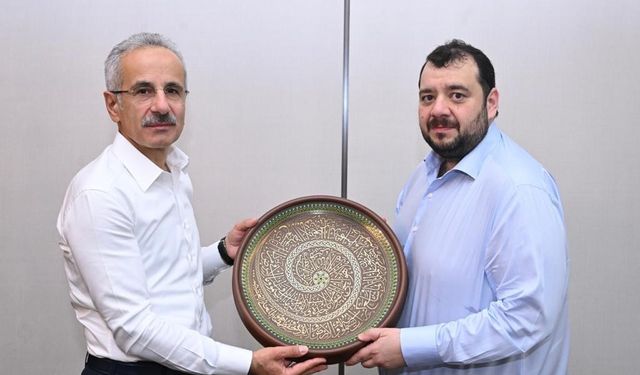 Ulaştırma Bakanı Uraloğlu, BAE Yatırım Bakanı Al Suwaidi ile bir araya geldi