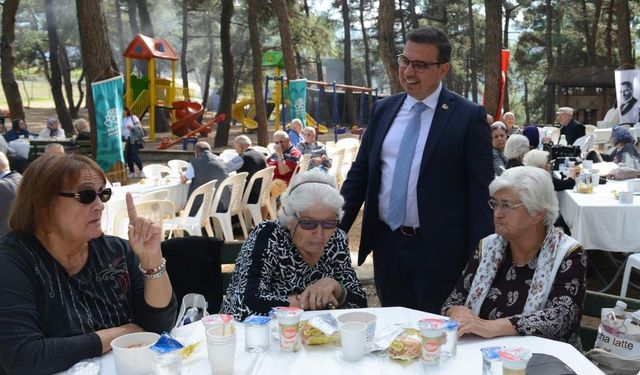 Huzurevi sakinleri yaza piknikle veda etti