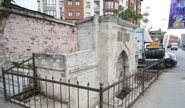 Eyüpsultan’da oto lastik dükkanı olarak kullanılan 400 yıllık yapı havadan görüntülendi