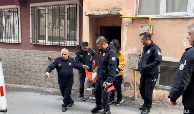 Bursa'da evde 5 gündür mahsur kalan yaşlı çiftin yardımına ekipler yetişti