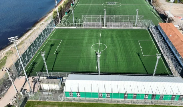 Kocaeli Vinsan’da yeni futbol sahası tamamlanıyor