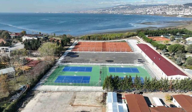 İzmit Tenis Merkezinde sona doğru