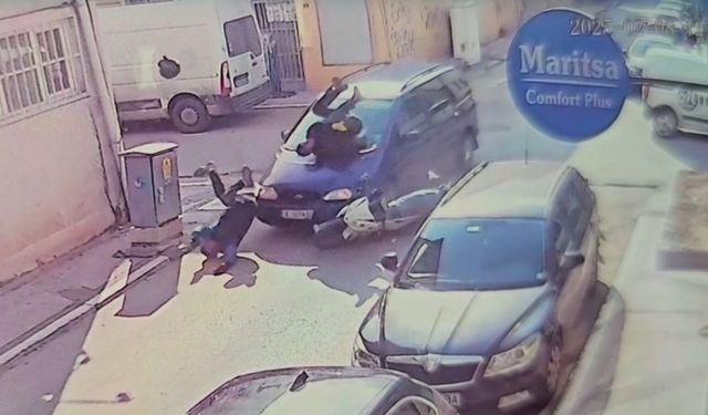 Edirne’de otomobil ile motosiklettin çarpışma anı kamerada: 2 yaralı