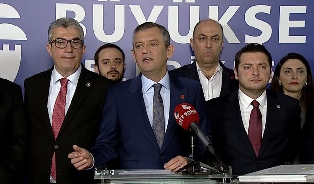 Özel’den mitingleri yayınlamayan medyaya karşı boykot çağrısı