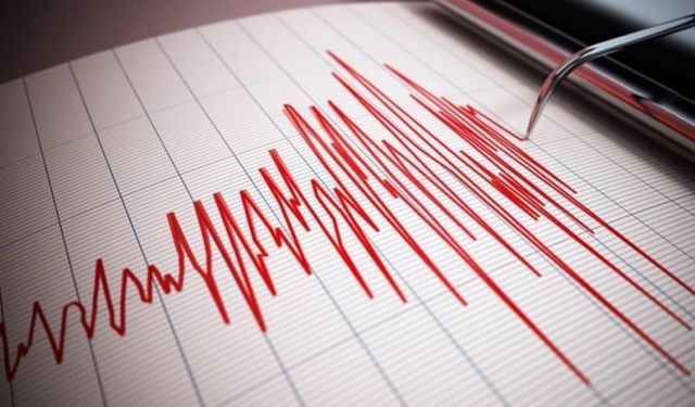 Kütahya Simav'da Gece Saatlerinde Deprem