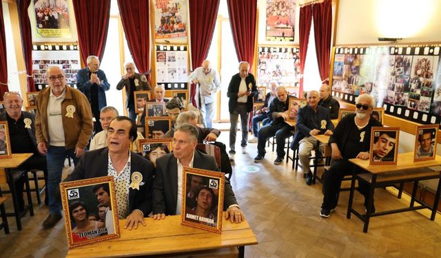 Hababam Sınıfı 50'nci yılını kutladı: Yarım asır sonra aynı sıralara oturdular