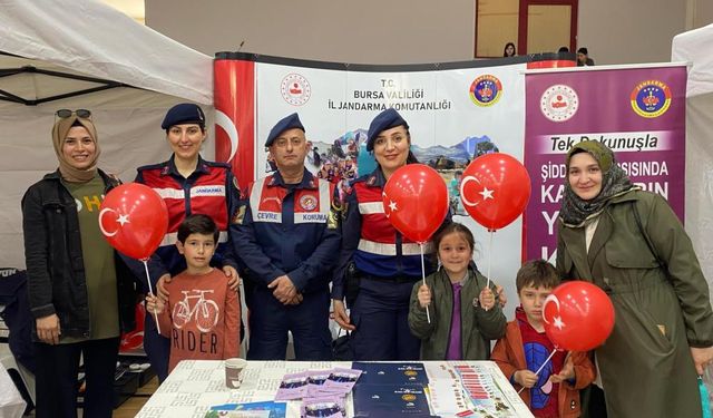 Jandarma, gençlere KADES ve şiddete karşı mücadele eğitimi verdi