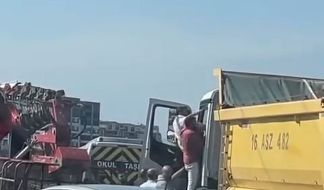 Bursa'da kamyon tepesinde kavga