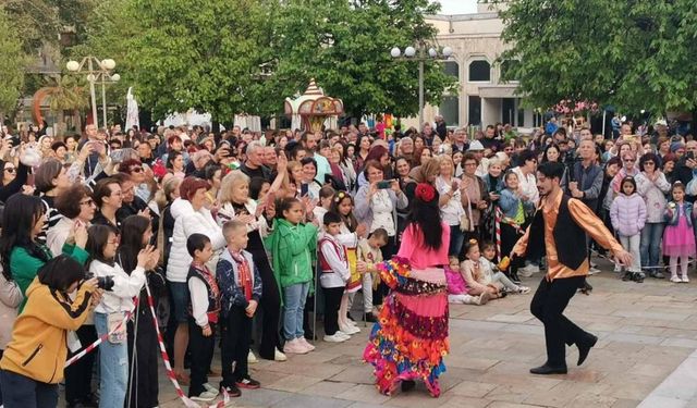 Nilüfer Belediyesi Halk Dansları Topluluğu Bulgaristan’da alkışları topladı