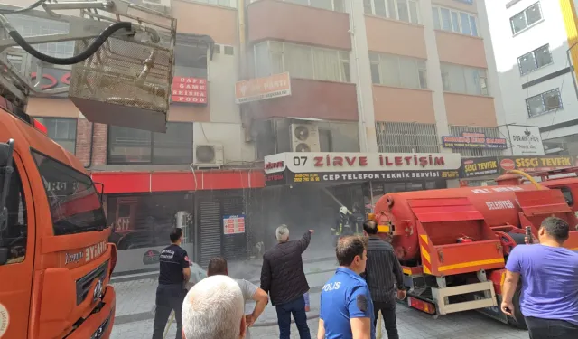 Antalya Kumluca’da iş hanında yangın paniği!