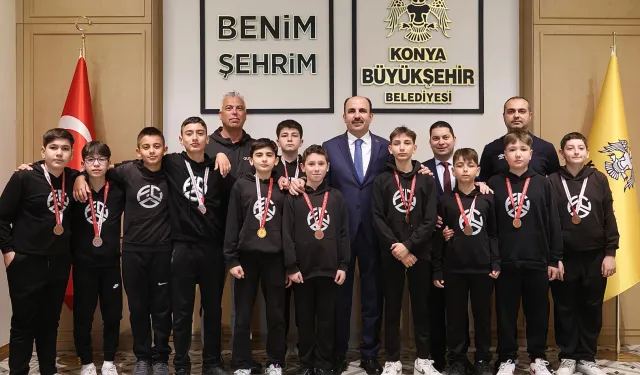Konya'da dereceye giren öğrencilerden Başkan Altay'a ziyaret
