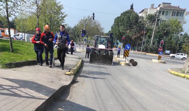 Altyapı çalışmalarında delinen doğal gaz borusu ekipleri harekete geçirdi