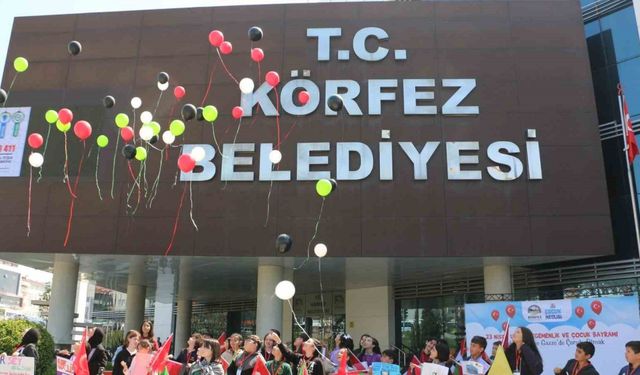 Balonlar Filistinli çocuklar için uçuruldu