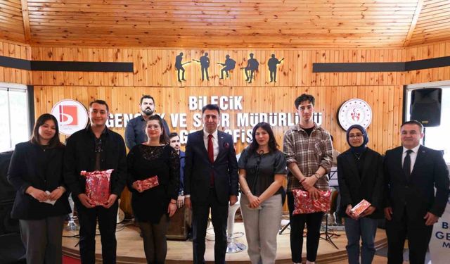 Bilecik’te genç yetenekler sahne aldı, kültür ve sanat rüzgarı esti