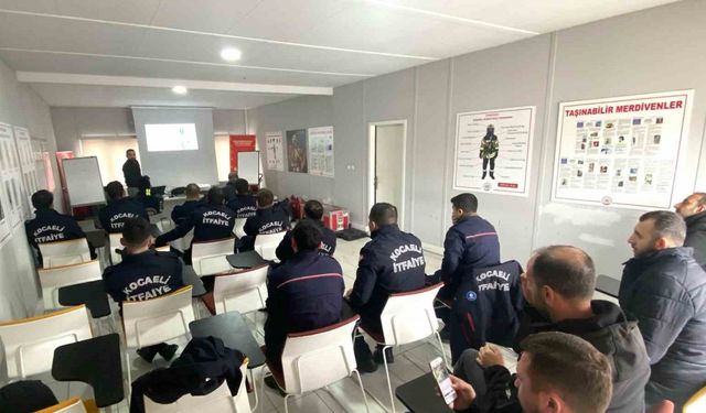 İtfaiye personeline "asansörde kurtarma" eğitimi