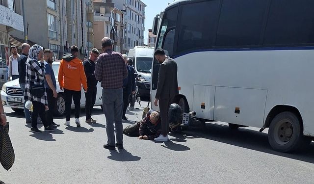 Muratlı’da motosiklet ile minibüs çarpıştı: 1 yaralı