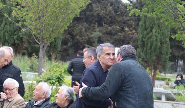 Trabzonspor Onursal Başkanı Mehmet Ali Yılmaz, kabri başında anıldı