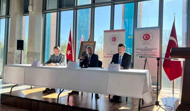 Yalovalı öğrenciler Strazburg’ta Türk dili paneline katıldı