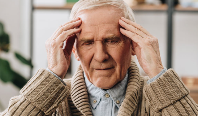 Alzheimer Başlangıcı Belirtileri Neledir? Kapsamlı Rehber