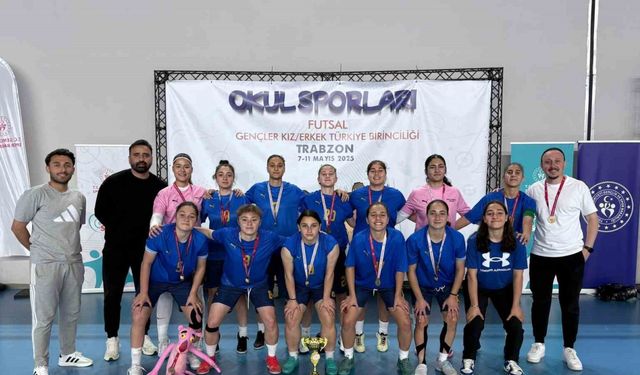 Asiye Ağaoğlu Anadolu Lisesi Kız Futsal Takımı, dünya kupası yolcusu
