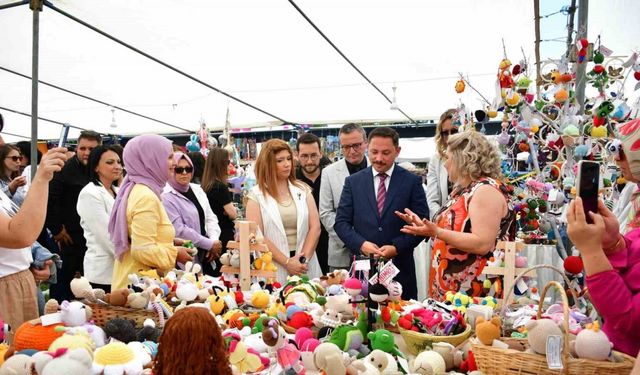 Biga’da kadın girişimcilerin el işi ürünleri sergilendi