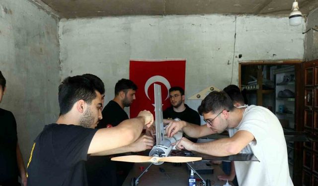 Daha önce böylesini görmediniz: Düğün konvoyunun önünü İnsansız Hava Aracı ile kestiler