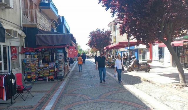 Edirne’de Galatasaray’ın 5 yıldızlı bayrağını yırtıp kaçtılar