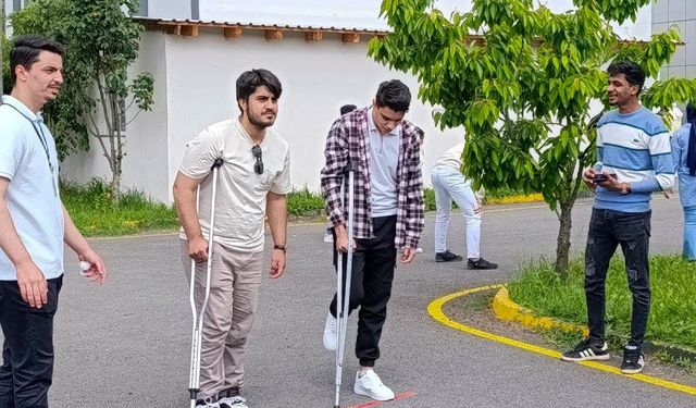 Engelli bireylerin yaşadığı zorluklara dikkat çektiler