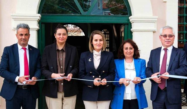 ‘İz Bırakanlar’ sergisi sanatseverle buluştu