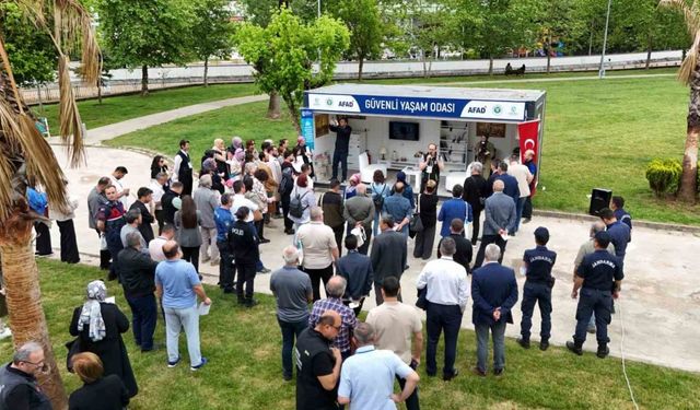 Kandıra’da depreme hazırlanan gönüllüler, sahada tehlikeleri analiz etti