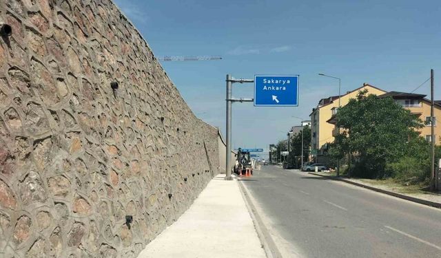 Kartepe İstasyon Mahallesi’nde yaya kaldırımı tamamlandı