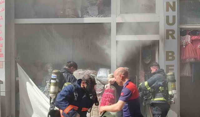 Keşan’da çocuk giyim mağazasında yangın
