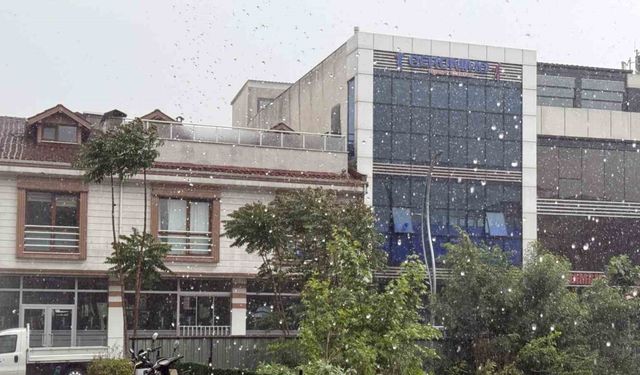 Sakarya’da sağanak, dolu ve fırtına aynı anda etkili oldu