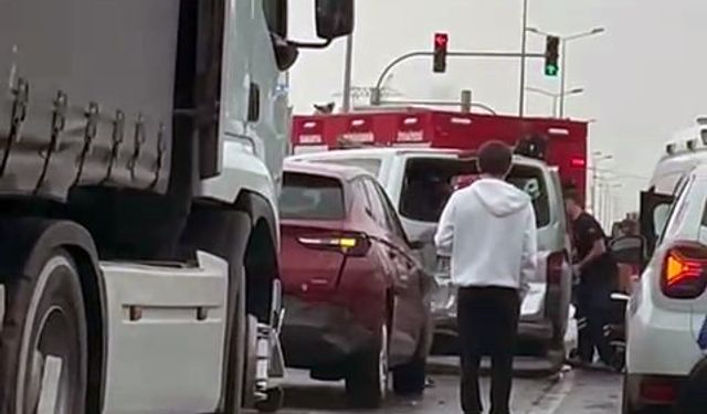 Sakarya’da SUV tarzı araç ile minibüs çarpıştı: 1 yaralı