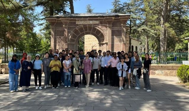 TÖMER öğrencileri tarihi yerleri gezdi