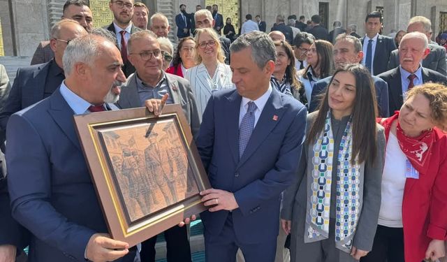 ÖZGÜR ÖZEL'E, İNEGÖL'DEN ÖZEL HEDİYE