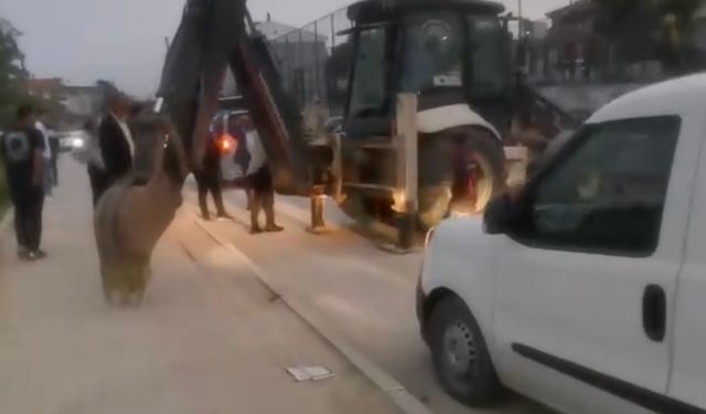 İnegöl’de iş makinesiyle düğün konvoyunun önünü kesti