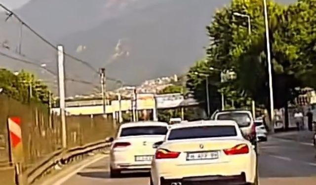 Bursa'da makas atan sürücü kameraya yakalandı