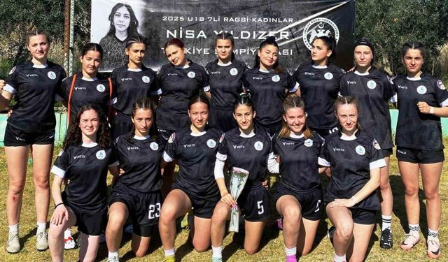 Körfezli U18 ragbici kızlar finale kaldı
