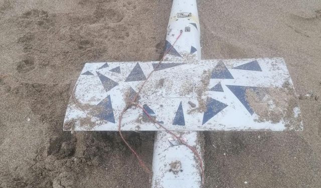 Sahile balık değil, savaş bölgesinde kullanıldığı düşünülen hava aracı vurdu