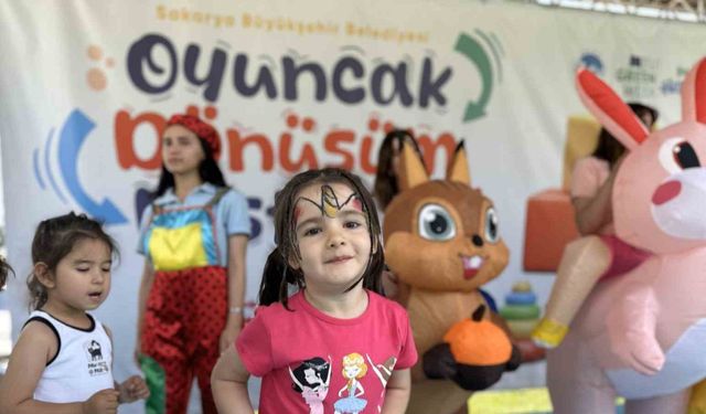 Sakarya’da oyuncaklar paylaşıldı, kalpler ısındı