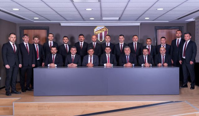 İnegölspor 3 teknik direktörle masaya oturdu