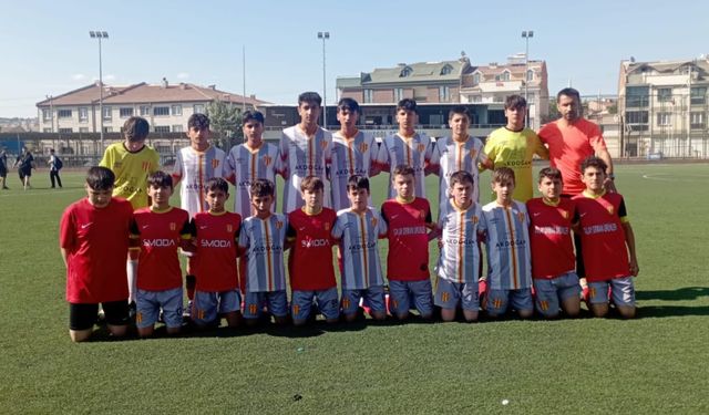 KURTULUŞSPORLU GENÇLERİN BİLEĞİNİ BÜKEMEDİLER