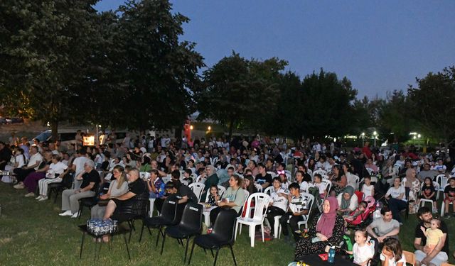 Bursa'da çocuklar açık hava sinemasında buluştu