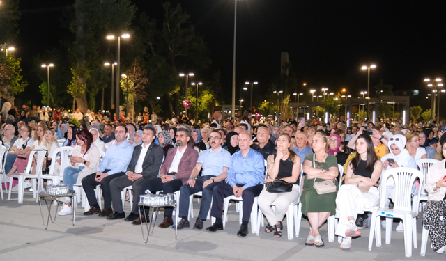 İnegöl Belediyesi TSM Korosu’ndan Kulakların Pasını Silen Konser