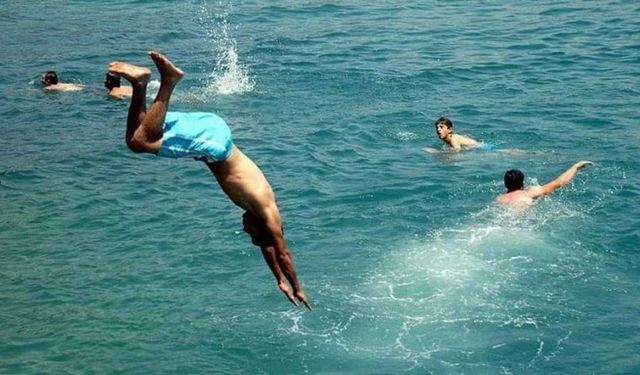Uzmanlardan balıklama atlamayın uyarısı: "Felç kalabilirsiniz"