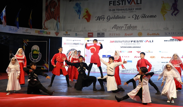 İnegöl’de Kardeşlik Rüzgarı; Festival Heyecanı Tüm Şehri Sardı