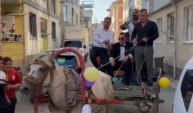 İnegöl'de Damat, Gelin Almaya At Arabasıyla Geldi