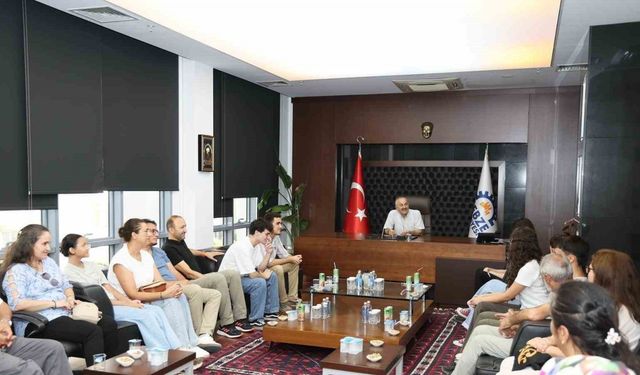 Başkan Büyükgöz, YKS’de ilk bine giren öğrencileri ağırladı