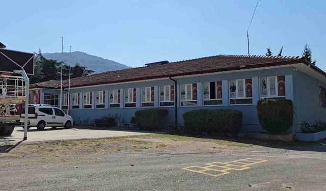 Gençlerden eğitime imece usulü destek